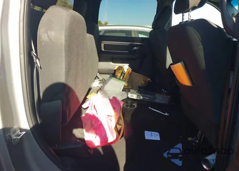 2024 Ram 1500 Classic Warlock 4X4 5'7 Box z USA, uszkodzony, nr VIN 1C6RR7LG7RS143437